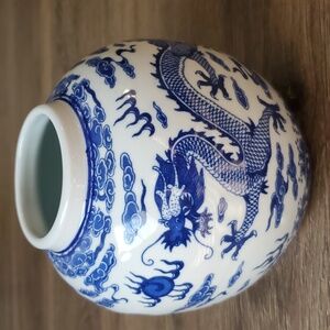 Blue and white chinoiserie style vase